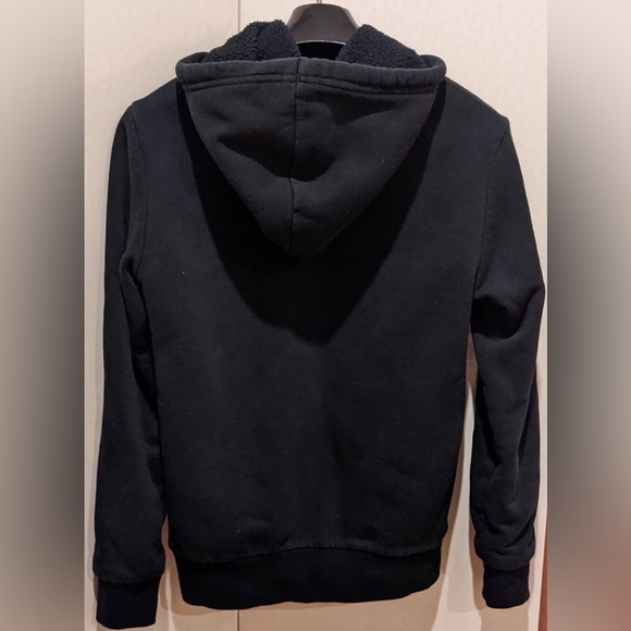 Black Old Navy sweater size extra small boys - Picture 2 of 3